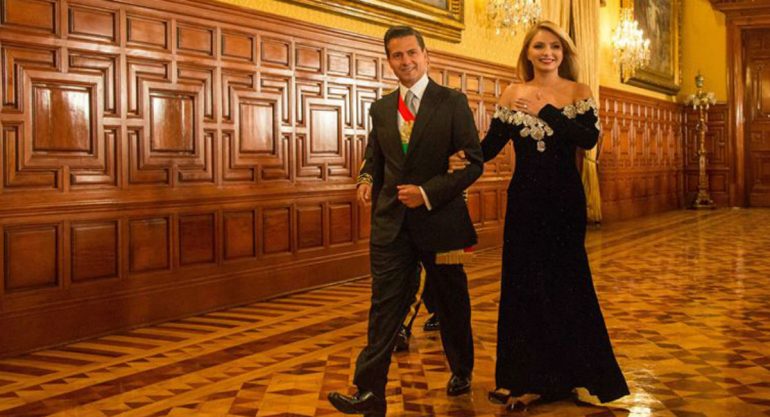 ¿Quién diseñó el vestido de Angélica Rivera para el 15 de septiembre?