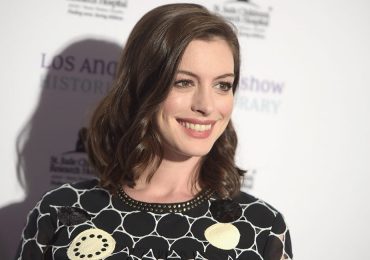 Anne Hathaway estrena look