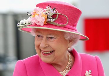 Aumentarán sueldo de la reina Isabel II