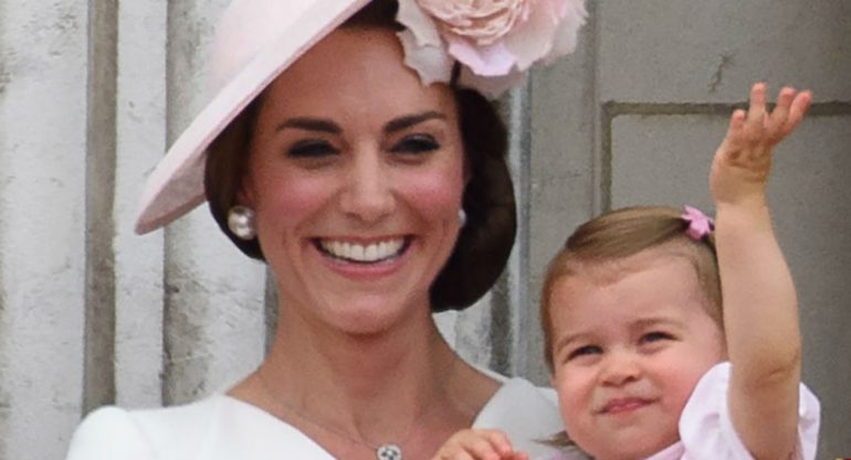 El debut de la princesa Charlotte en el balcón real