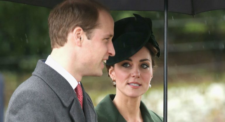 El príncipe Guillermo y Kate Middleton en la tradicional misa navideña