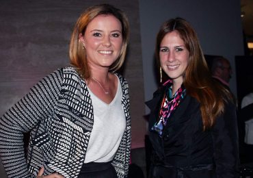 Fernanda Lascurain y Mariana Fontese en la presentación del nuevo Aston Martin