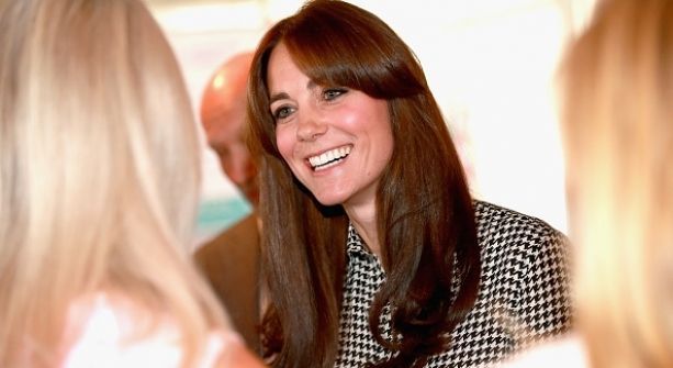 La Duquesa de Cambridge le da un nuevo aire a su look