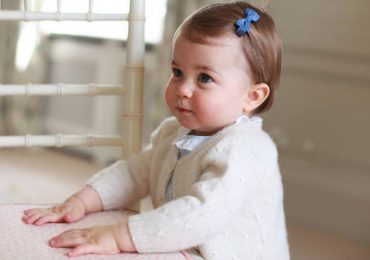 Las tiernas imágenes de la princesa Charlotte en su primer cumpleaños