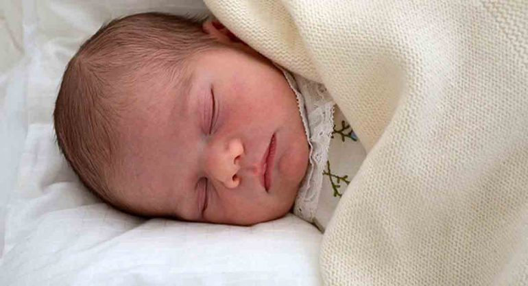 Primera foto oficial del príncipe Oscar de Suecia