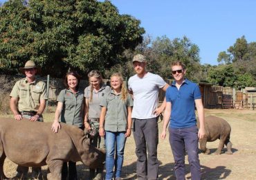 Reaparece el prÃ­ncipe Harry con nuevo look