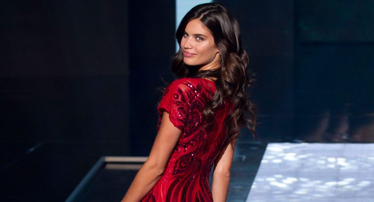 Sara Sampaio conquista el Fashion Fest 2016