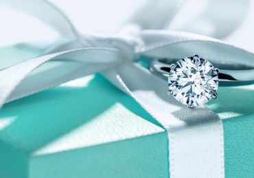Tiffany & Co gana demanda millonaria a Cotsco