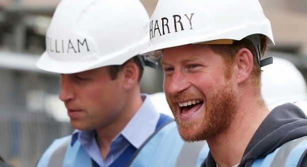 William y Harry se convierten en constructores