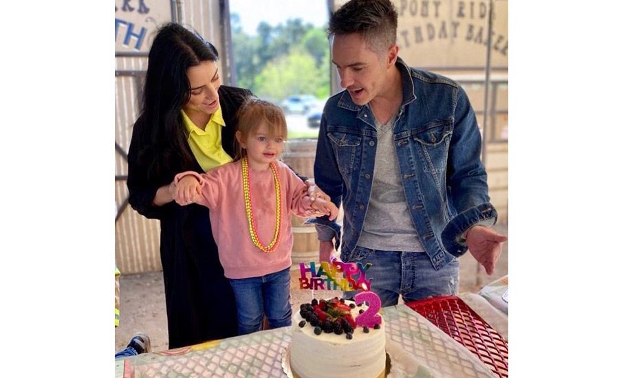 Aislinn celebra el dia del padre