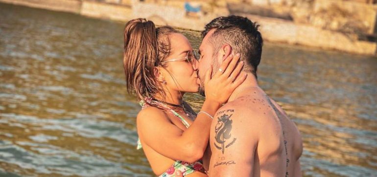 José Ron besando a su novia jessica diaz