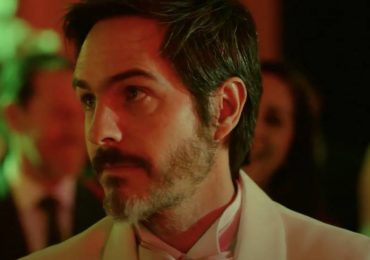 Mauricio Ochmann en la serie R