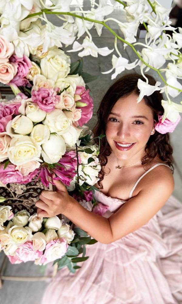 La hija de Andrea Legarreta celebra sus XV años