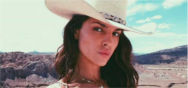 Eiza Gonzales recibe criticas usar mal cubrebocas