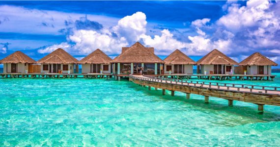 pareja queda varada islas maldivas