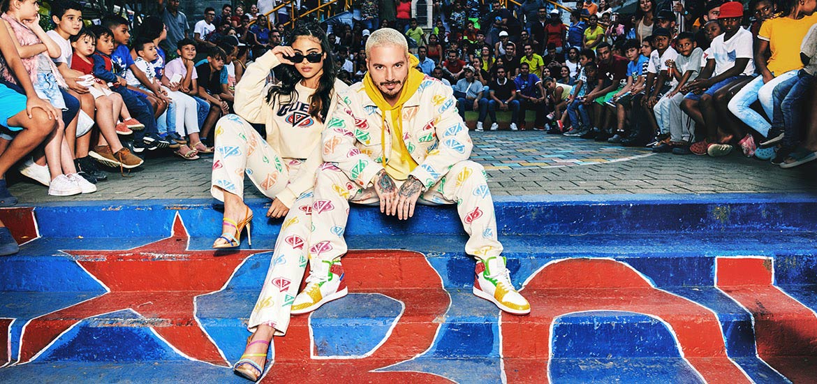 J Balvin pinta de colores a GUESS