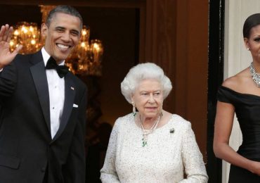 la reina isabel lloró con un regalo de Obama
