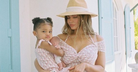 Así luce afro Stormi Webster