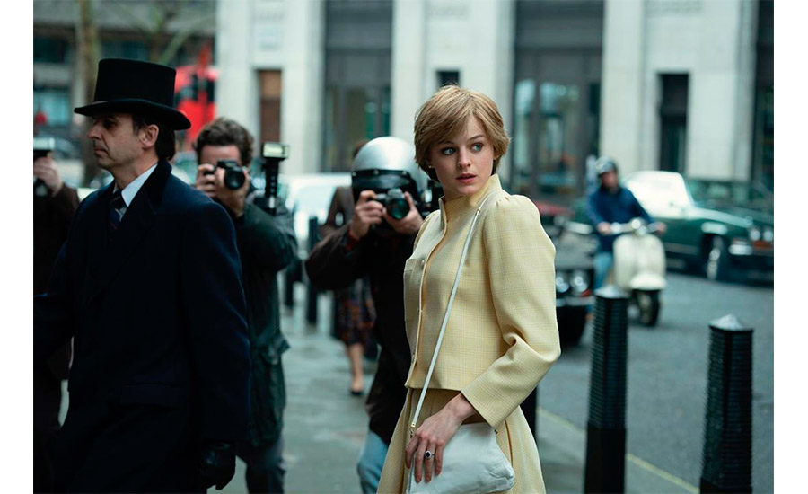 Emma Corrin como Lady Di