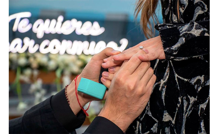 anillo compromiso Alex Fernández