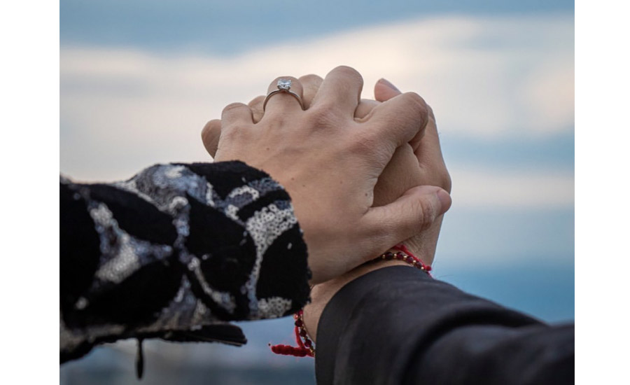 anillo compromiso Alex Fernández