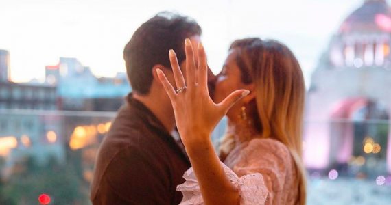 Karla Díaz está comprometida