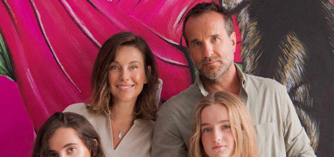 La actriz Dominika Paleta pudo disfrutar de Los Cabos en compañía de su familia, su esposo Fabián Ibarra y sus hijas María y Aitana.