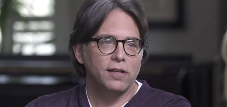 Dictan cadena perpetua a Keith Raniere, gurú de la secta de esclavas sexuales Nxivm