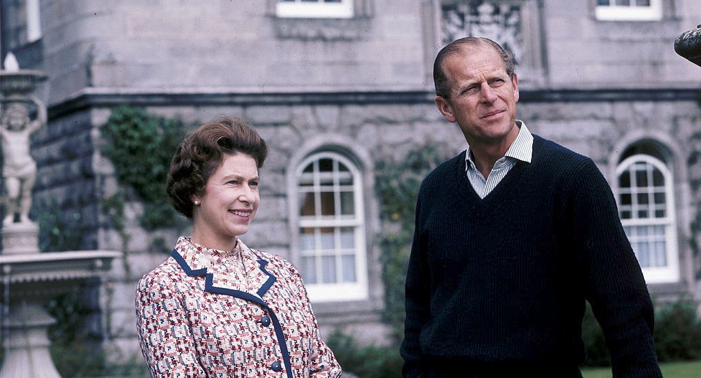 Isabel II y Felipe de Edimburgo: 73 años de matrimonio en ...