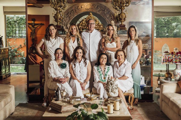 Cristina Vila, Shahpary Pulido, Daniel Espinosa, Paula Arango, Cassandra Pelizza, Rosita Cardín, Tere Cabal, Silvia Rojo Lugo y Chayo Sandoval