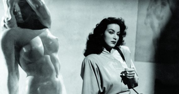 Maria Félix in The Kneeling Goddess