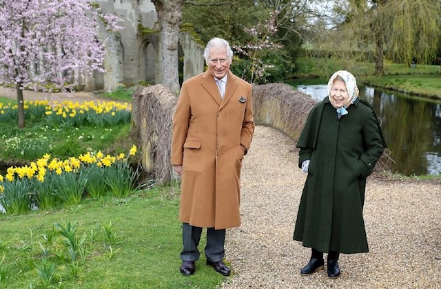 Reina de Inglaterra Pascua