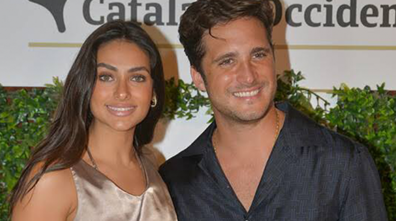 Diego Boneta y Renata Notni
