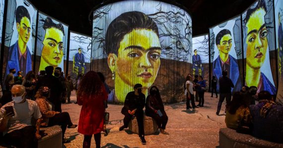 Familia Frida Kahlo experiencia inmersiva