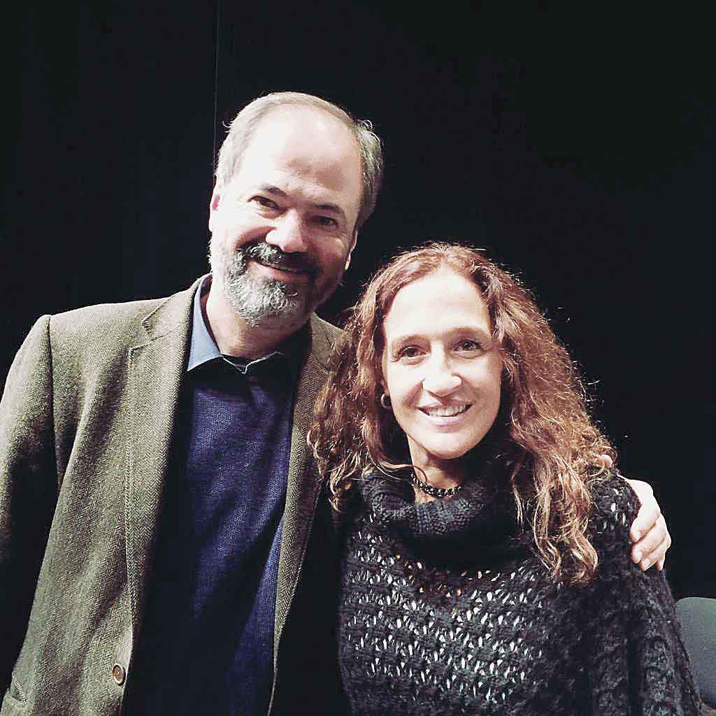 El escritor Juan Villoro y Mariana