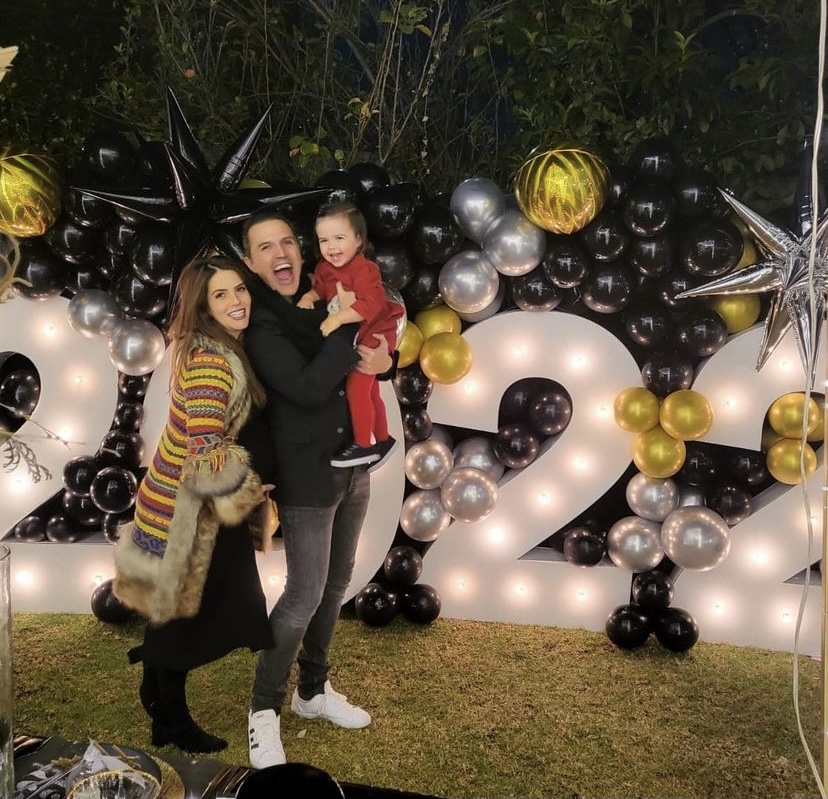 ¡Ya nacieron los mellizos de Claudia Álvarez y Billy Rovzar!