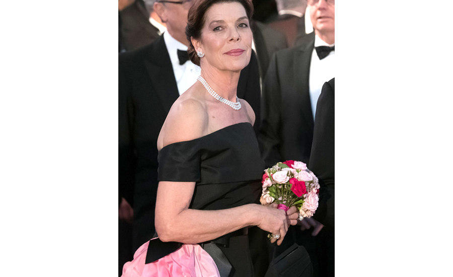 Abrazó las tendencias desde los años 80, y hasta la fecha conserva un peculiar estilo.