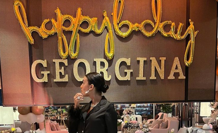 Cristiano cuidó cada uno de los detalles para felicitar a lo grande a Georgina.