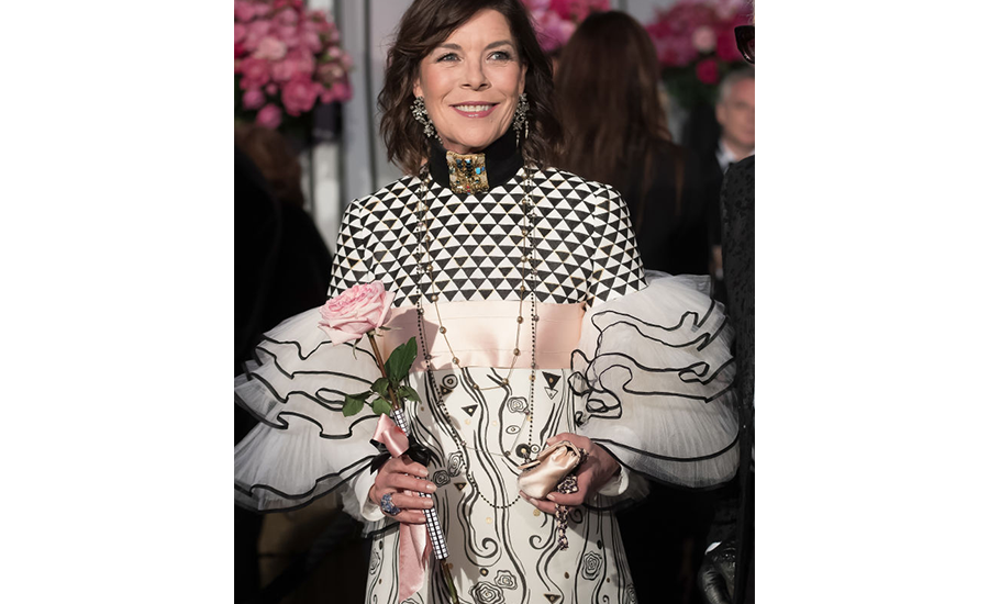 Nunca le ha tenido miedo a apostar por nuevos looks llamativos, pues forma parte de su auténtico estilo.