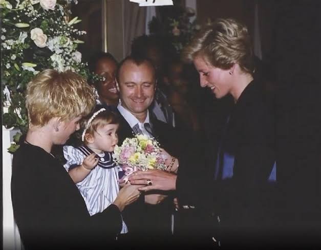 Lily Collins recuerda las travesuras que le hizo a la princesa Diana 