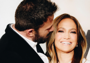 Jennifer Lopez presume el anillo de compromiso que le dio Ben por segunda vez