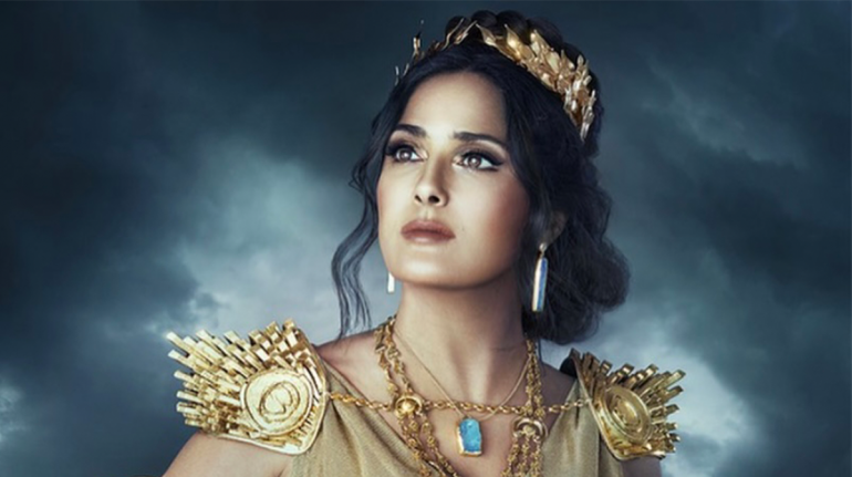 Salma Hayek protagoniza comercial del Super Bowl vestida de diosa griega
