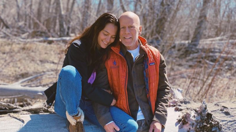 El actor Bruce Willis reaparece feliz junto a su esposa tras su retiro