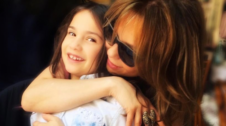 Thalía suspende la fiesta de XV años de su hija por esta razón