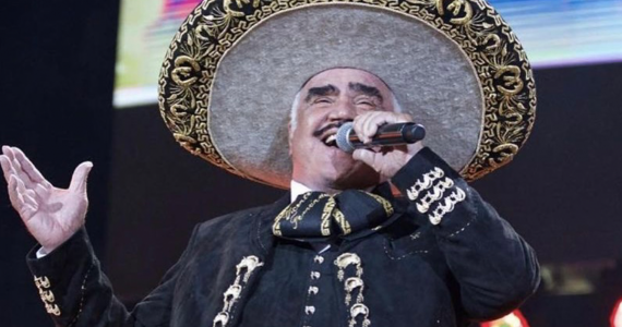 Vicente Fernández GANA un Grammy y el presentador comete un error