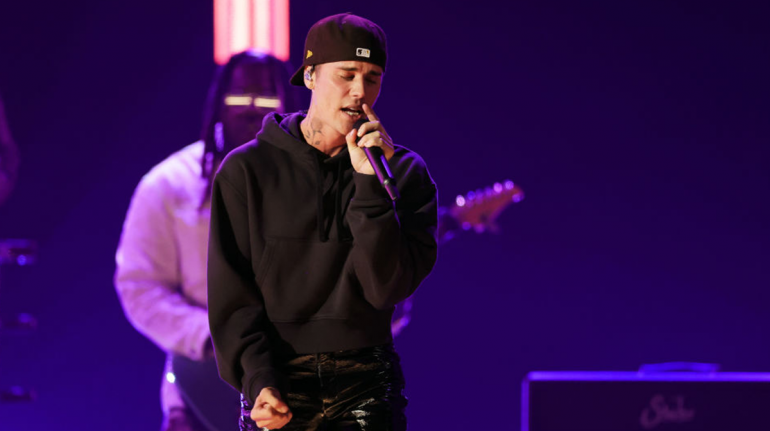 justin bieber paralisis facial