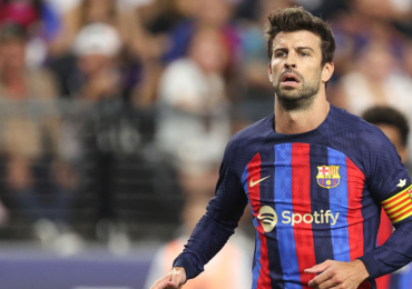 piqué junto a su novia