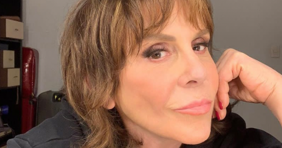 Rebecca Jones fue hospitalizada por deficiencia pulmonar y neumonía