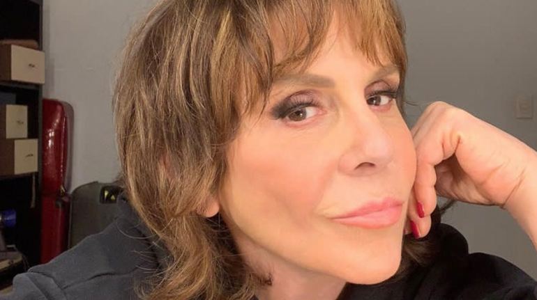 Rebecca Jones fue hospitalizada por deficiencia pulmonar y neumonía