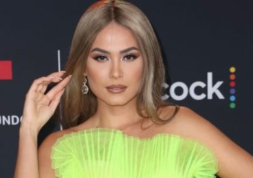 La ex Miss Universo Andrea Meza estrena look rubio en los Billboard 2022
